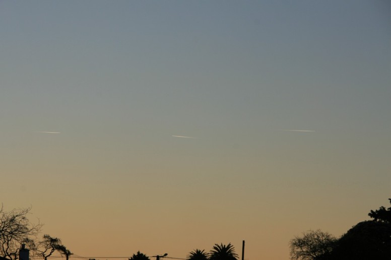 Marton NZ, 7 Sep 2014. Three aircraft visible, although five viewed. (click to enlarge)